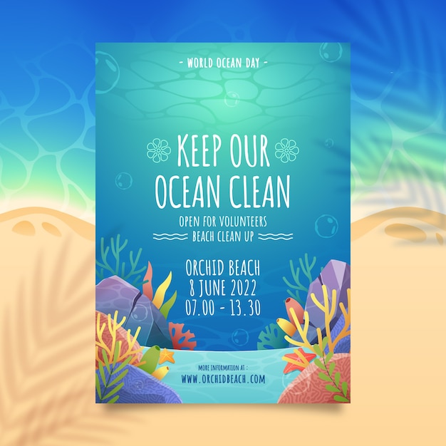 Vettore gratuito modello di poster verticale per la giornata mondiale degli oceani sfumato con fondale marino