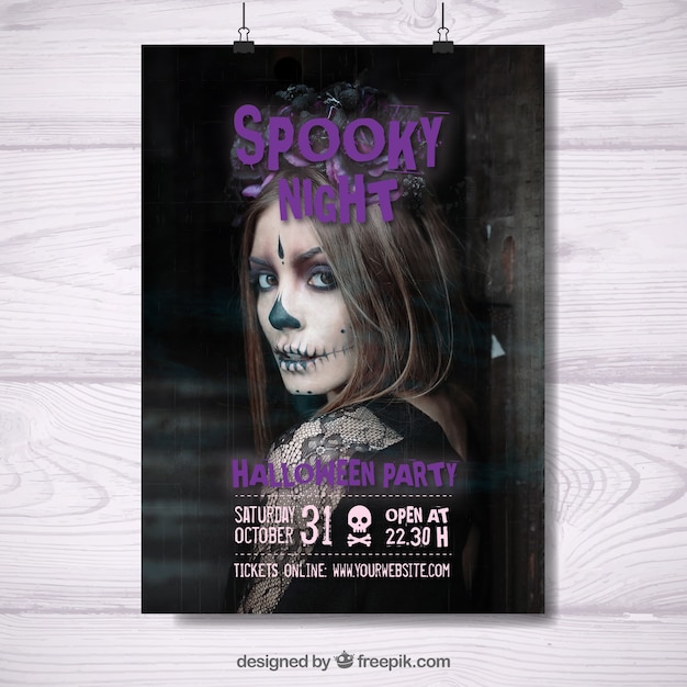 Free vector halloween party poster of creepy night