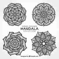 Vettore gratuito collezione di mandala in bianco e nero disegnata a mano