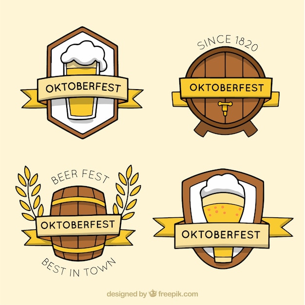 Distintivi di birra oktoberfest disegnati a mano