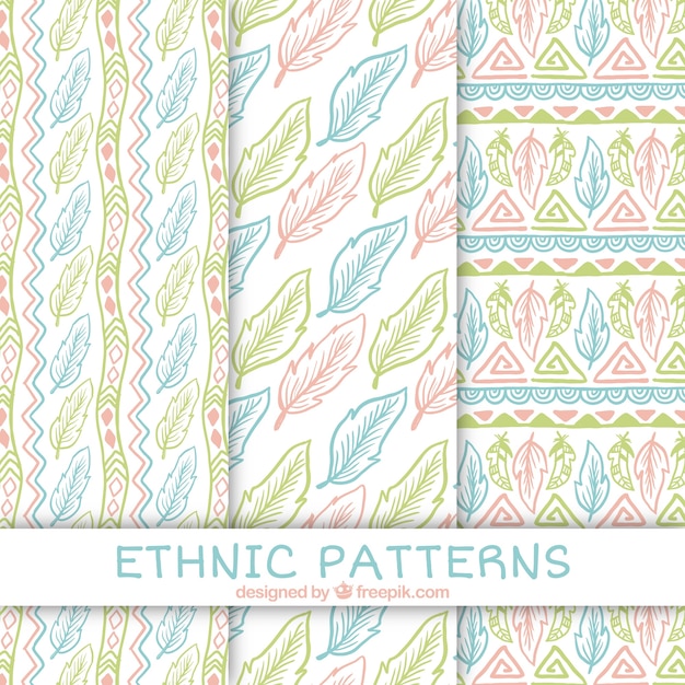 Free vector hand drawn pattern with ethnic shapes