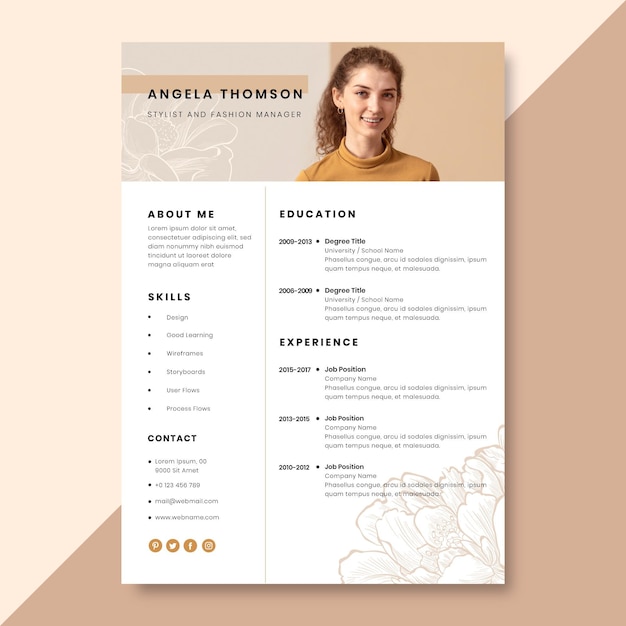 Free vector hand-drawn realistic fashion resume template