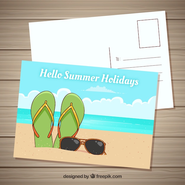 Vettore gratuito modello di carta estate disegnata a mano con infradito nella sabbia