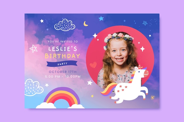 写真と手描きの水彩ユニコーンの誕生日の招待状のテンプレート