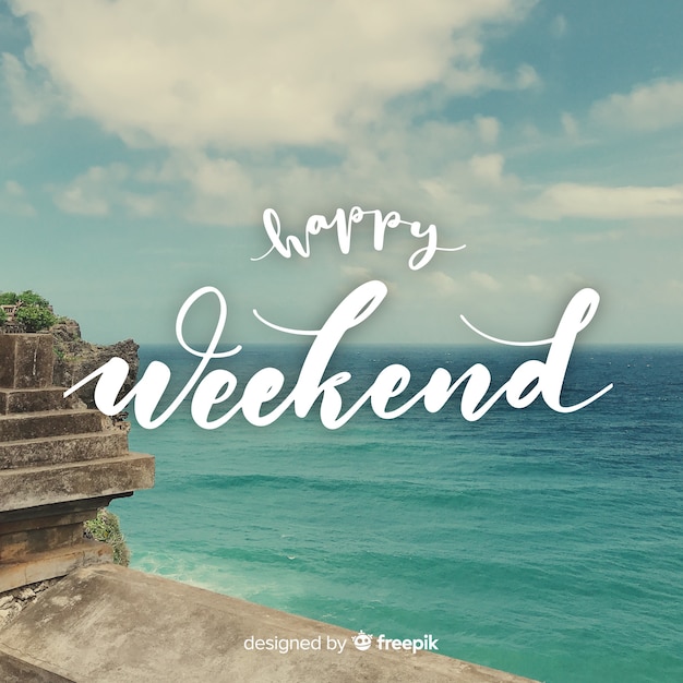 Free vector happy weekend lettering with photography background