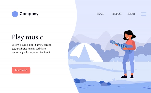 Vettore gratuito donna felice che gioca chitarra in campagna. modello di sito web o pagina di destinazione
