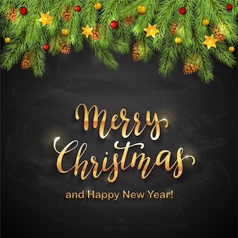 검은 칠판 배경에 크리스마스 별, 공, 전나무 나뭇가지가 있는 휴일 장식입니다. 황금 글자 메리 크리스마스와 새 해 복 많이 받으세요, 그림.