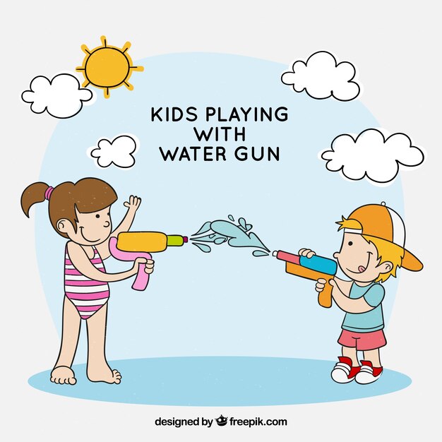 プラスチック製の水銃で遊んでいる子供たち