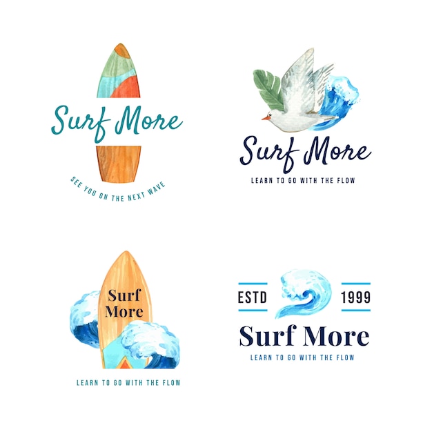 Logo con tavole da surf in spiaggia