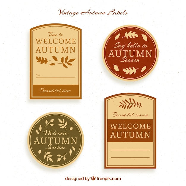 Free vector lovely autumn label collection with flat design