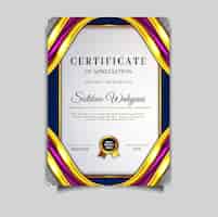 Free vector luxury diploma certificate archievement template