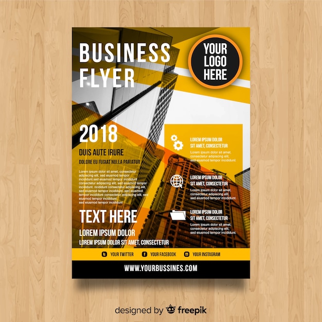 Free vector modern business flyer template with abstract design