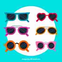 Free vector modern sunglasses collection in flat style