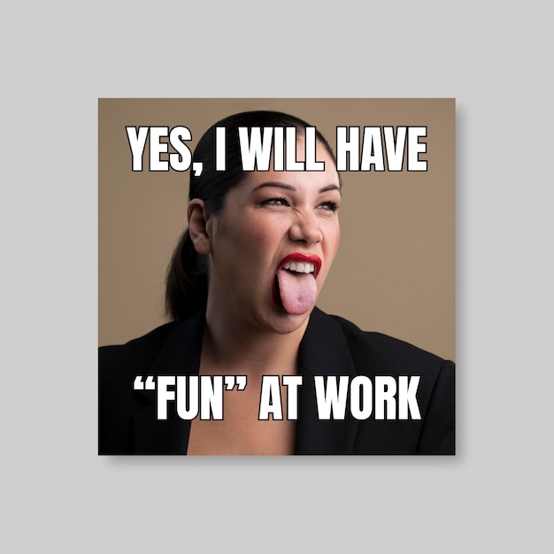 Vettore gratuito national fun at work day square meme (meme nazionale del divertimento al lavoro)