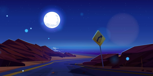 Autostrada di notte alla spiaggia del mare illustrazione del fumetto di vettore della strada pericolosa dell'automobile con il segnale di avvertimento di virata tagliente pietre rocciose lungo il cielo stellato blu scuro della costa vuota con lucciole di luce della luna piena