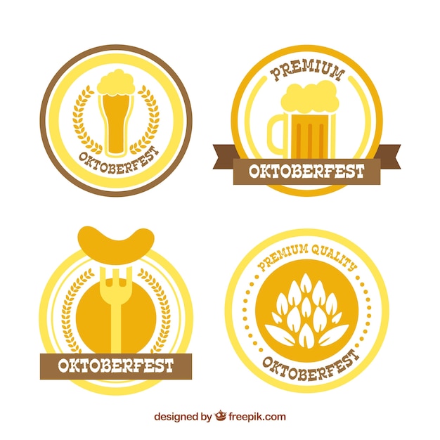 Vettore gratuito distintivi oktoberfest con stile piatto