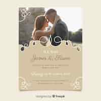 Free vector ornamental wedding invitation template with photo