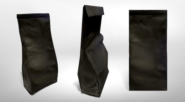 Free Vector paper coffee black bag mockup