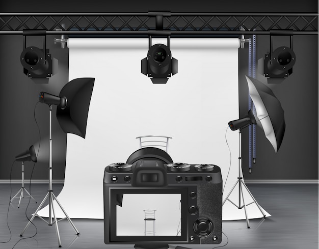 Free vector photo studio with white roll-up screen, digital camera, spotlights and softboxes