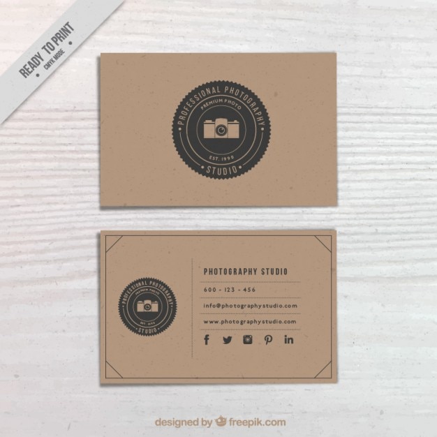 Free vector photography studio card in vintage style