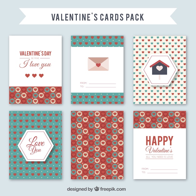 Free vector polygonal valentine day cards pack