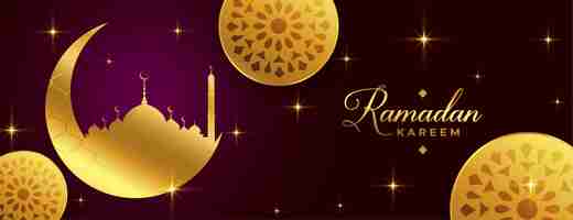 Vettore gratuito ramadan kareem decorativo islamico dorato banner design