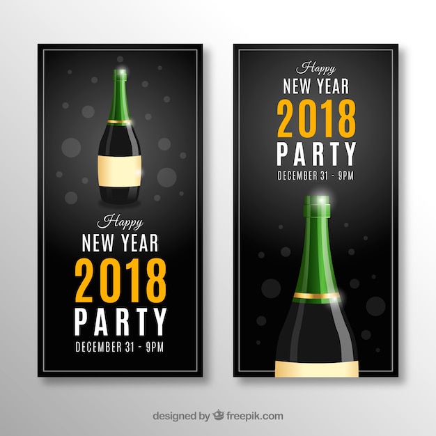 Free vector realistic new year 2018 party banners with champagne