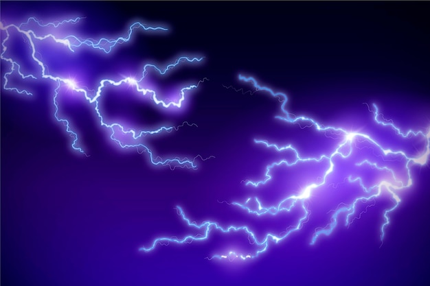 Free vector realistic purple lightning effect