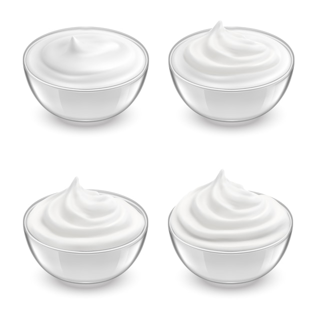 Бесплатное векторное изображение Реалистичный набор прозрачных миски с белой сметаной, майонезом, йогуртом, сладким десертом.