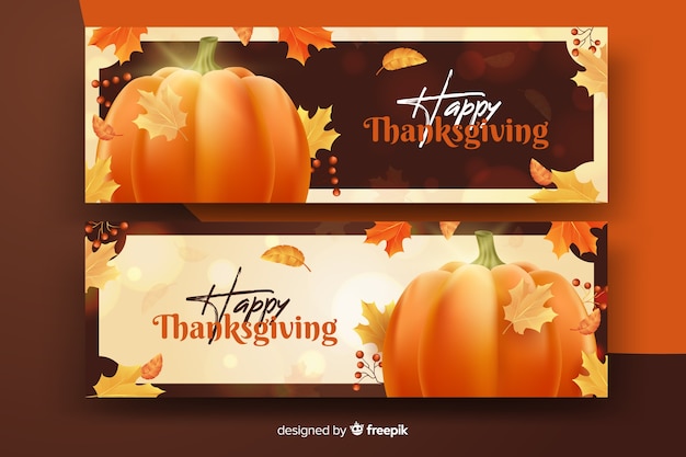 Free vector realistic thanksgiving banners with pumpkin and dried leaves