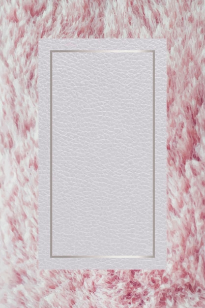 ピンクのふわふわの背景に長方形のシルバーフレーム