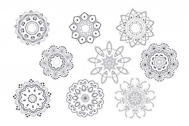 Insieme del modello di mandala decorativo ornamentale arrotondato