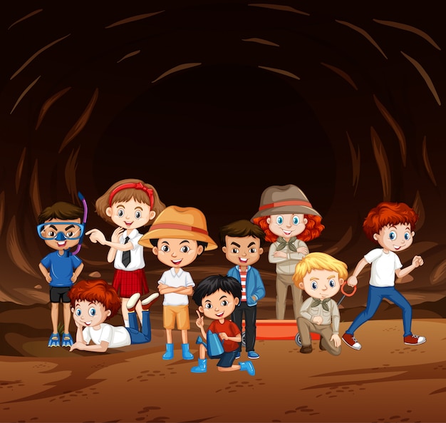 많은 아이들이 동굴을 탐험하는 장면