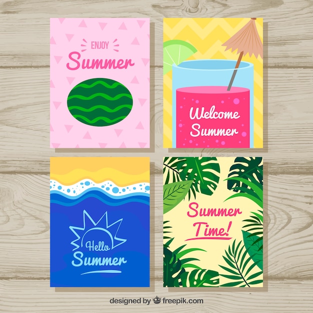 ビーチ要素を持つ夏のカードのセット