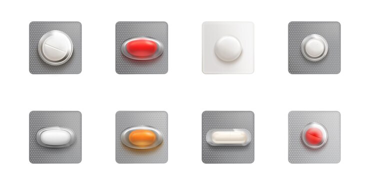 無料Vector 白い背景で隔離のカプセルと丸薬と単一の水ぶくれ3d医薬品のベクトルの現実的なモックアップは、プラスチックとホイルパックで白赤とオレンジの錠剤とカプセルをパッケージ化します