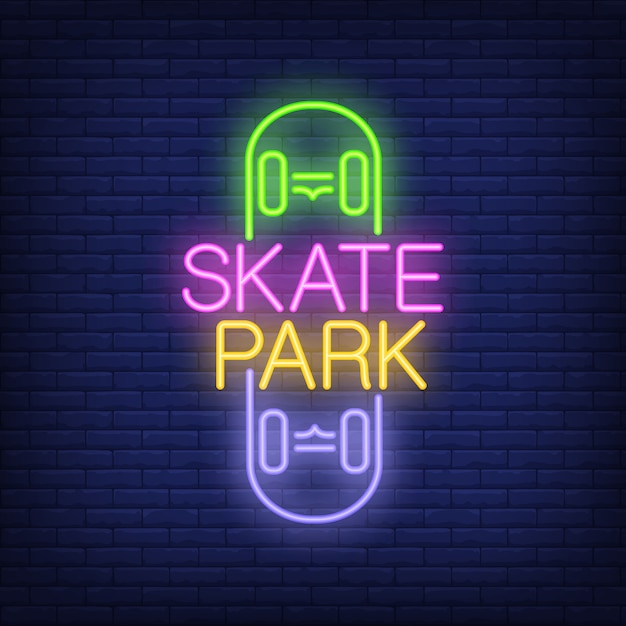 Skate park neon text на логотипе скейтборда. Неоновый знак, ночь яркая реклама
