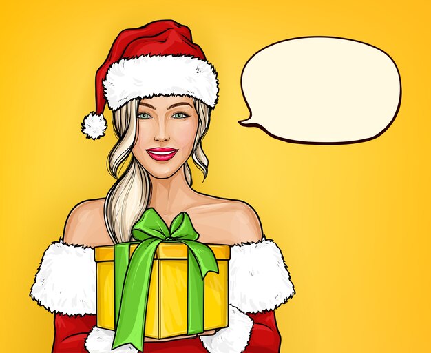 ポップアートスタイルの手に弓とギフトボックスを保持しているクリスマスサンタ衣装の笑顔の女の子。