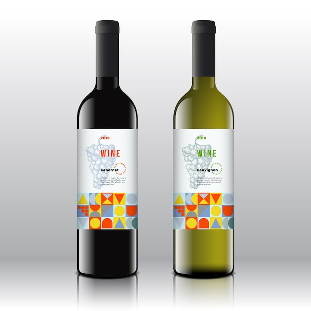 Eleganti etichette di vino rosso e bianco impostate sulle bottiglie realistiche. Vettore gratuito