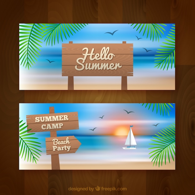 Free vector summer banners with wooden signs