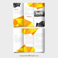 Бесплатное векторное изображение Шаблон деловой брошюры с цветными геометрическими фигурами
