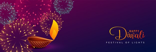 Free vector traditional diwali fireworks and diya design