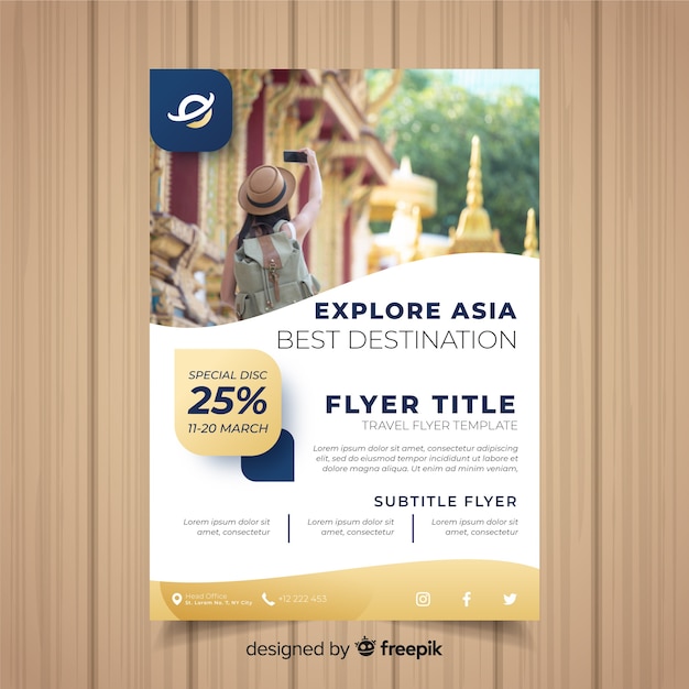 Free vector travel flyer template