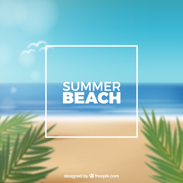 Free vector tropical beach with realistic design