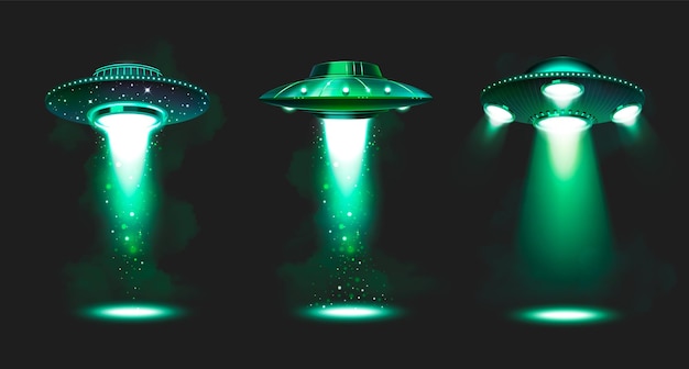 Набор иконок космического корабля нло с летающими тарелками, излучающими зеленые лучи, изолированные векторные иллюстрации