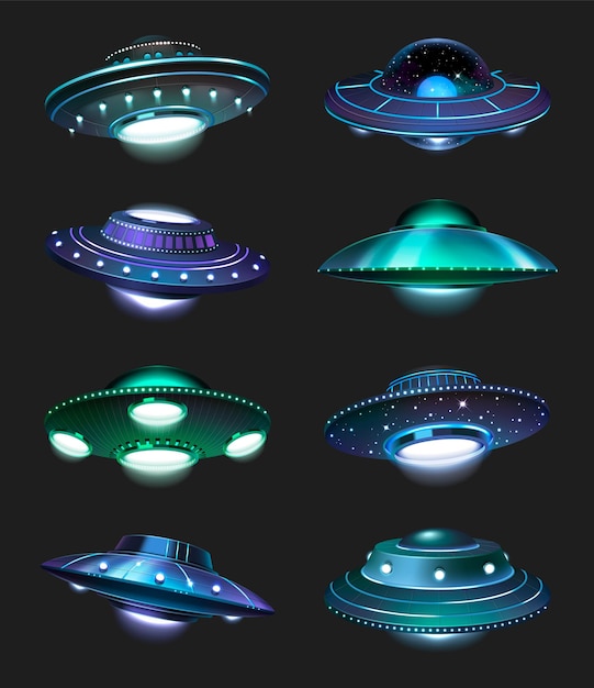 Vettore gratuito le icone realistiche dell'astronave ufo messe con le astronavi aliene nelle luci di colore hanno isolato l'illustrazione di vettore