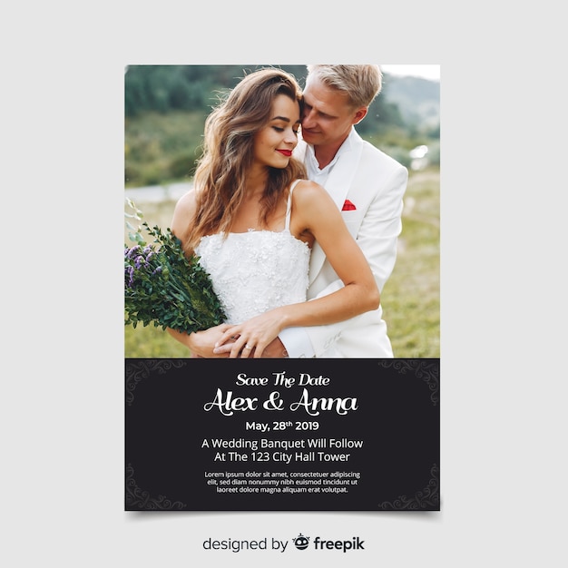 Free vector wedding invitation card with photo