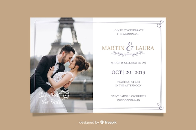 Free vector wedding invitation card with photo