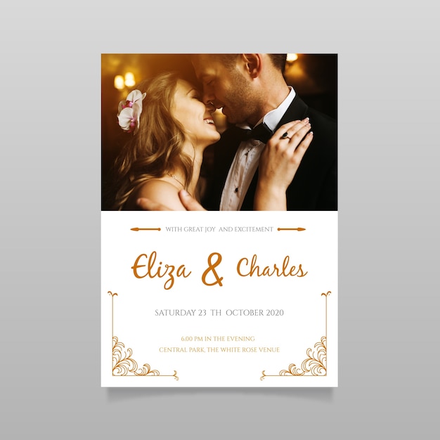 Free vector wedding invitation template with photo