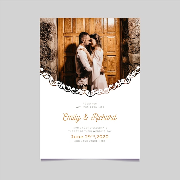 Free vector wedding invitation template with photo