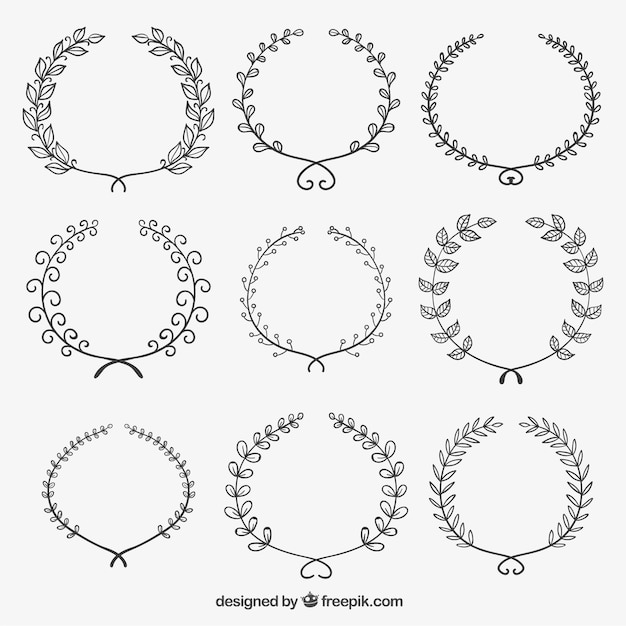 Free vector wreaths in sketchy style